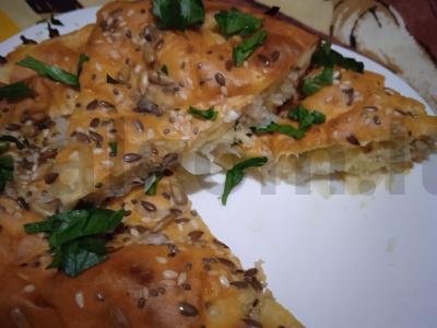 Kopūstų ir karštai rūkytos skumbrės pyragas pagrindine nuotrauka