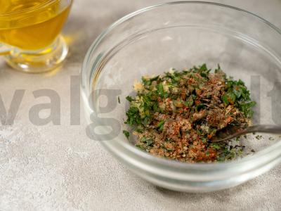 Kepta vištiena su šakniavaisiais Žingsnis 3