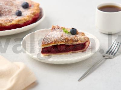 Paprastas vyšnių pyragas pagrindine nuotrauka