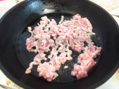 Bulvės su faršu ir grybų padažu Žingsnis 3