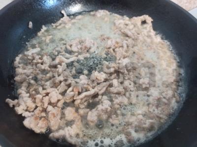 Bulvės su faršu ir grybų padažu Žingsnis 4