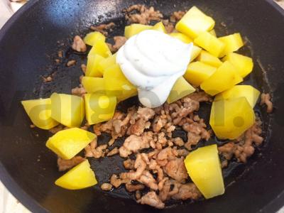 Bulvės su faršu ir grybų padažu Žingsnis 5