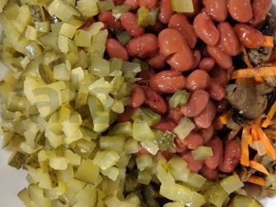 Skani raudonųjų pupelių salotos su grybais Žingsnis 4