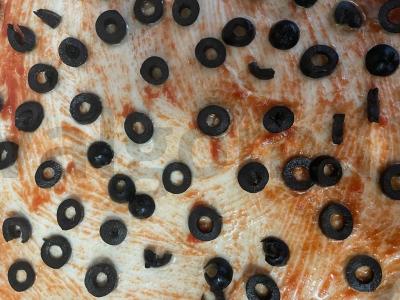 Pica su pomidorais, paprikomis ir Adygei sūriu Žingsnis 2