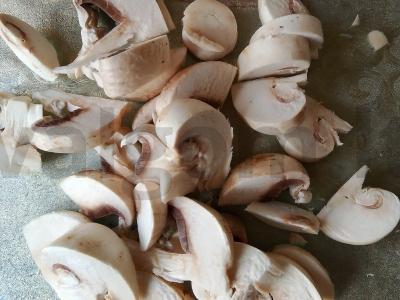 Spagečiai su krevetėmis ir grybais grietinėlės padaže Žingsnis 4