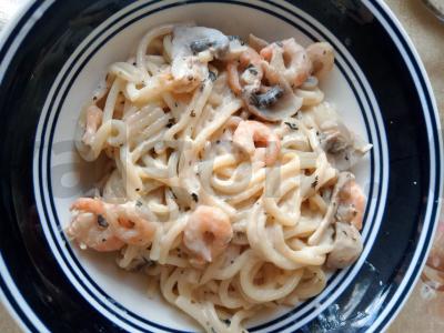 Spagečiai su krevetėmis ir grybais grietinėlės padaže Žingsnis 14