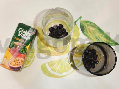 Kokteilis „Mėlynių saulėlydis“ Žingsnis 1