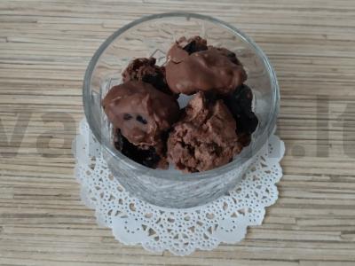 Saldainiai „Džiovinti slyvos šokolade“ Žingsnis 3