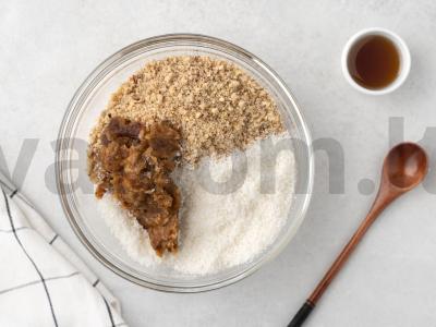 Kokosų saldainiai su riešutais ir džiovintais vaisiais Žingsnis 4