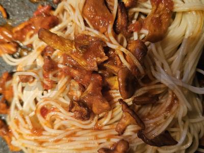 Spagečiai su voveraitėmis pomidorų padaže Žingsnis 5