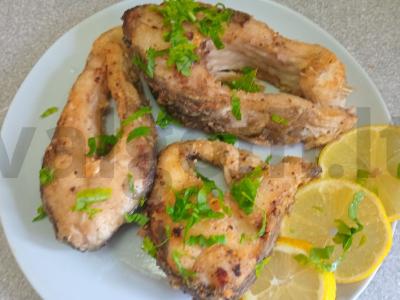 Keptas karpis traškioje tešloje pagrindine nuotrauka