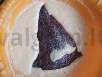 Kepta plekšnė svogūnų tešloje Žingsnis 4