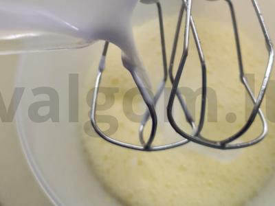 Vafliai ant rūgpienio Žingsnis 2