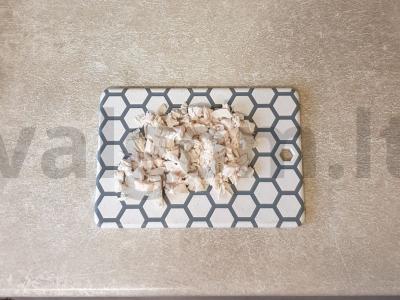 Pyragėliai su vištienos ir sūrio įdaru Žingsnis 1