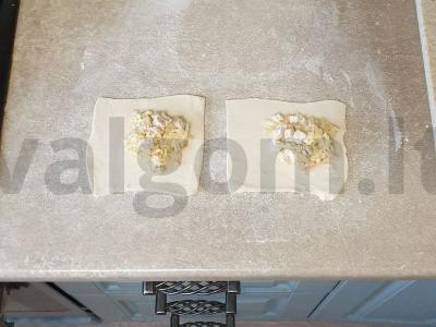 Pyragėliai su vištienos ir sūrio įdaru Žingsnis 4