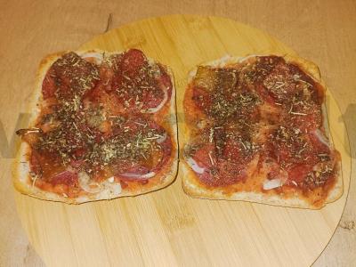 Pica su lečo ant čiabatos pagrindine nuotrauka