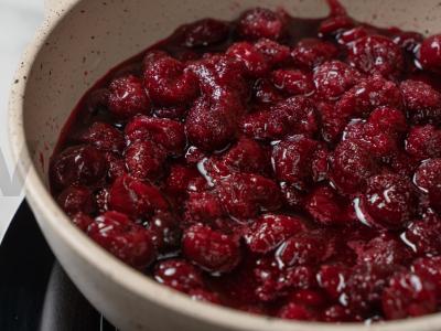 Sluoksniuotas pyragas su vyšniomis Žingsnis 2