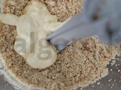 Sūrio pyragas be kepimo su braškių džemu Žingsnis 3