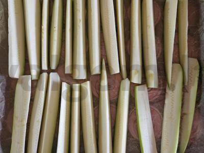 Cukinijų valtelės su sūriu ir česnaku Žingsnis 3