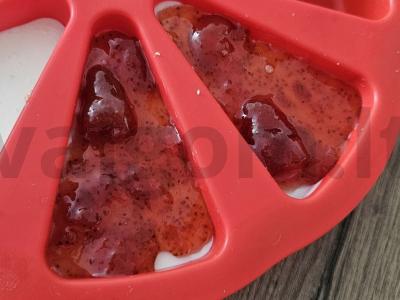 Sūrio pyragas be kepimo su braškių džemu Žingsnis 9