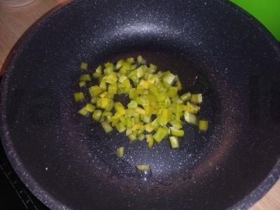 Omletas su lydytu sūriu Žingsnis 1