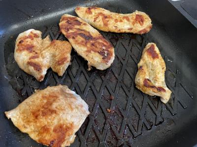 Burgeris su sultingais filė gabalėliais ir daržovėmis Žingsnis 1