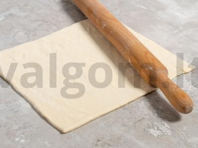 Kruasanai iš paruošto sluoksniuoto tešlos Žingsnis 1