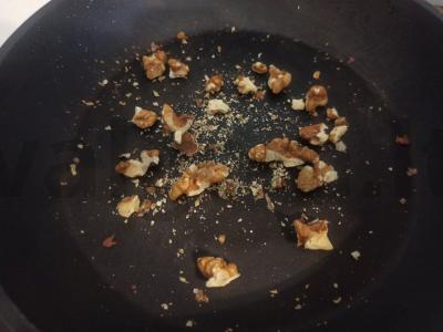 Pieninė manų košė su varške ir riešutais Žingsnis 2