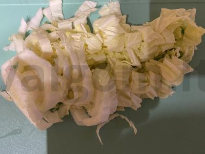 Vasaros salotos su kreminiu balzamu Žingsnis 1