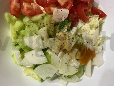 Vasaros salotos su kreminiu balzamu Žingsnis 8