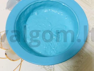 Biskvitinis tortas su karamele ir lazdyno riešutais Žingsnis 13