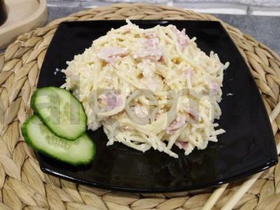 Italų karbonara makaronai pagrindine nuotrauka