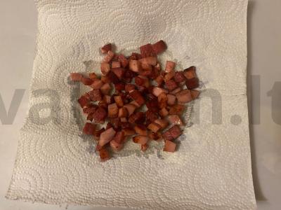 Salotas „Fejerverkas“ su apkepintomis dešromis Žingsnis 4