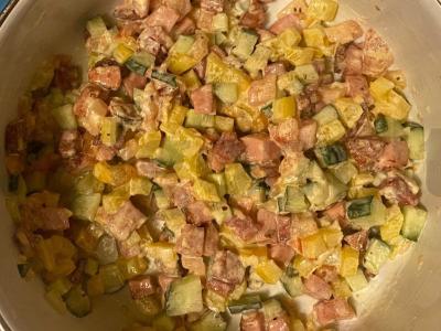 Salotas „Fejerverkas“ su apkepintomis dešromis Žingsnis 9