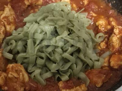 Širataki pomidorų padaže su vištiena Žingsnis 5