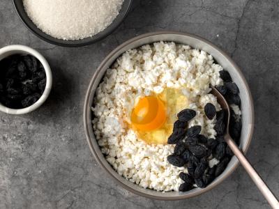 Varškėčiai su agučių-grietinės padažu Žingsnis 1