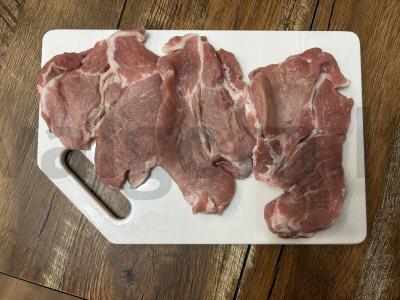 Kiaulienos sprandinės ritinys su salierais folijoje Žingsnis 1