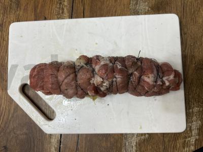 Kiaulienos sprandinės ritinys su salierais folijoje Žingsnis 9