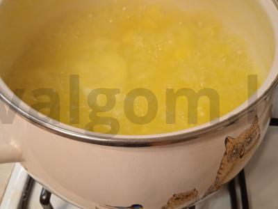 Bulvių apkepas su vištienos faršu Žingsnis 1