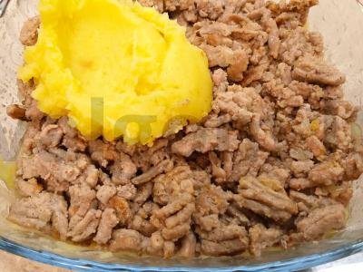 Bulvių apkepas su vištienos faršu Žingsnis 5