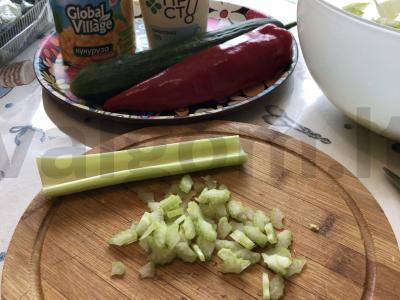 Aštrus salotas su salierais, kukurūzais ir grietine Žingsnis 2