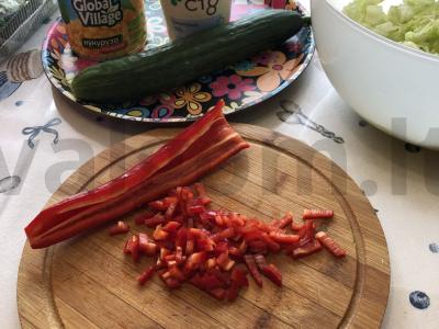 Aštrus salotas su salierais, kukurūzais ir grietine Žingsnis 3