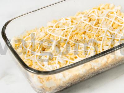 Salotas „Princas“ su obuoliu ir sardinomis Žingsnis 11