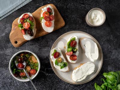 Tostai su varškės sūriu ir marinuotais pomidorais Žingsnis 6