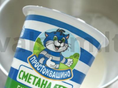 Šarlotė su grietine ir ananasais Žingsnis 2