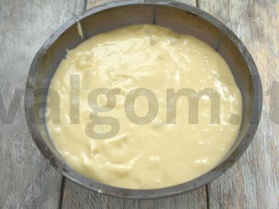 Šarlotė su grietine ir ananasais Žingsnis 5