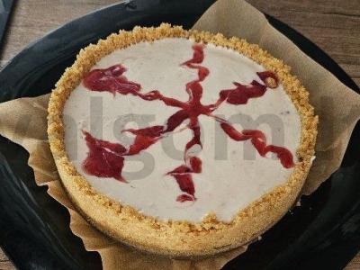 Aviečių sūrio pyragas be kepimo pagrindine nuotrauka