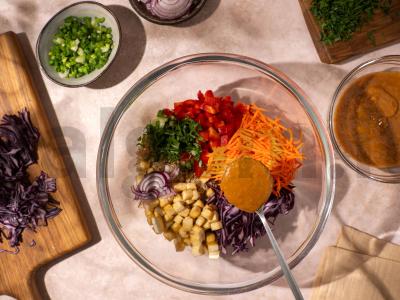 Tailandietiška salotos su kinoja Žingsnis 7