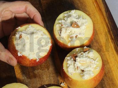 Įdaryti obuoliai su varške ir kokosu Žingsnis 5