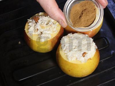 Įdaryti obuoliai su varške ir kokosu Žingsnis 6